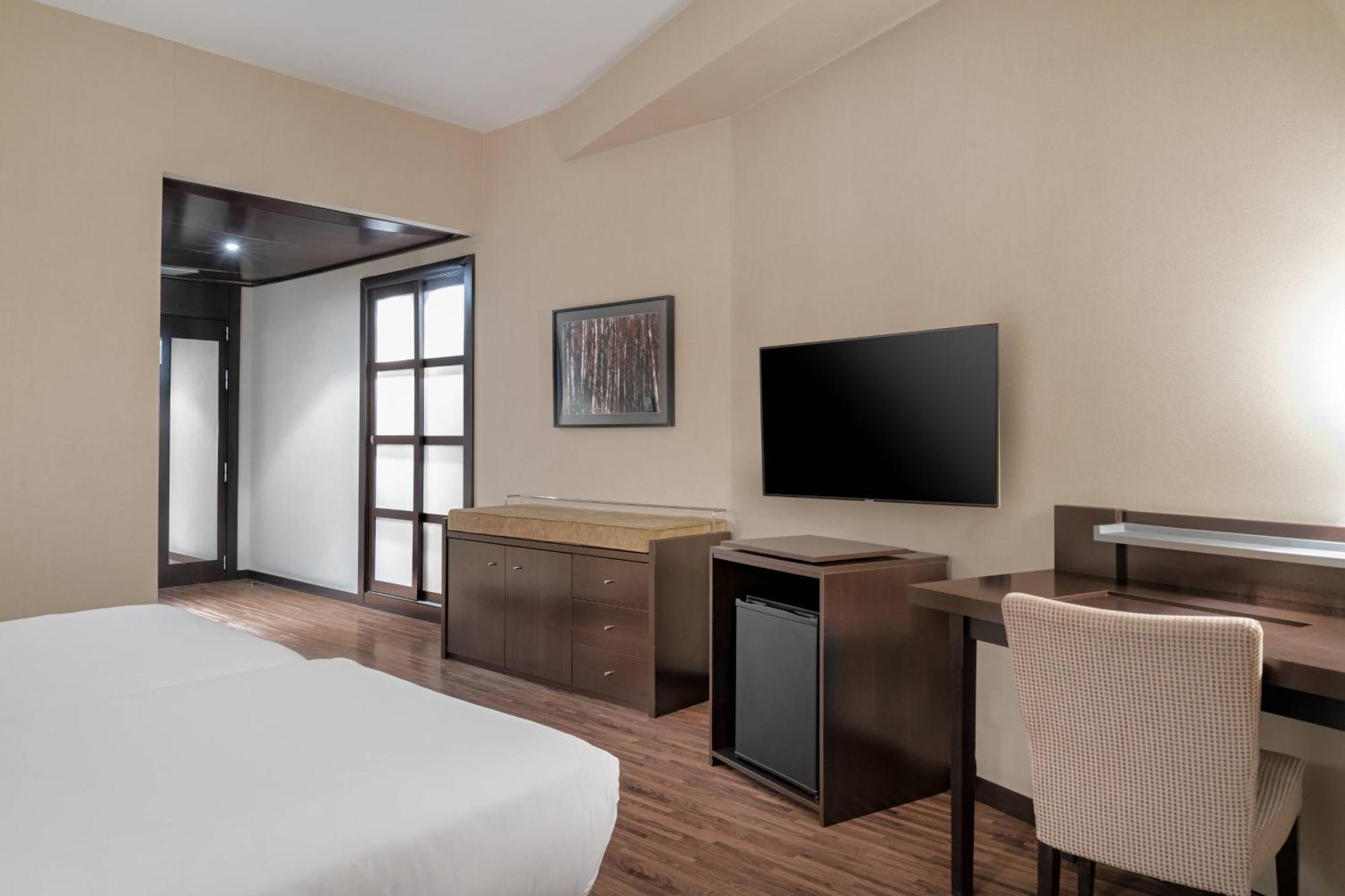 Ac Hotel Oviedo Forum By Marriott Екстериор снимка