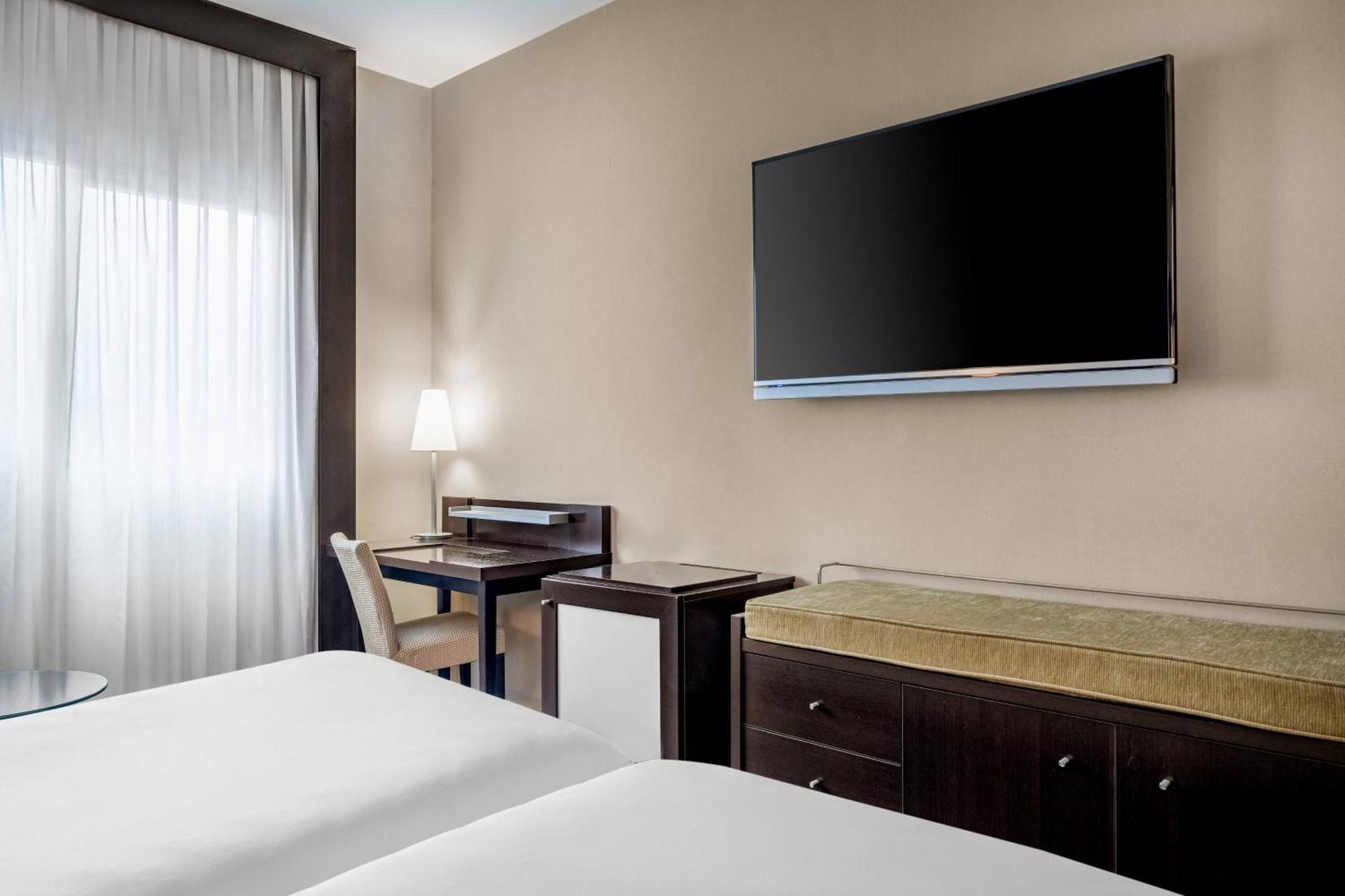 Ac Hotel Oviedo Forum By Marriott Екстериор снимка