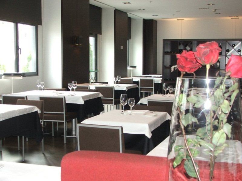 Ac Hotel Oviedo Forum By Marriott Екстериор снимка